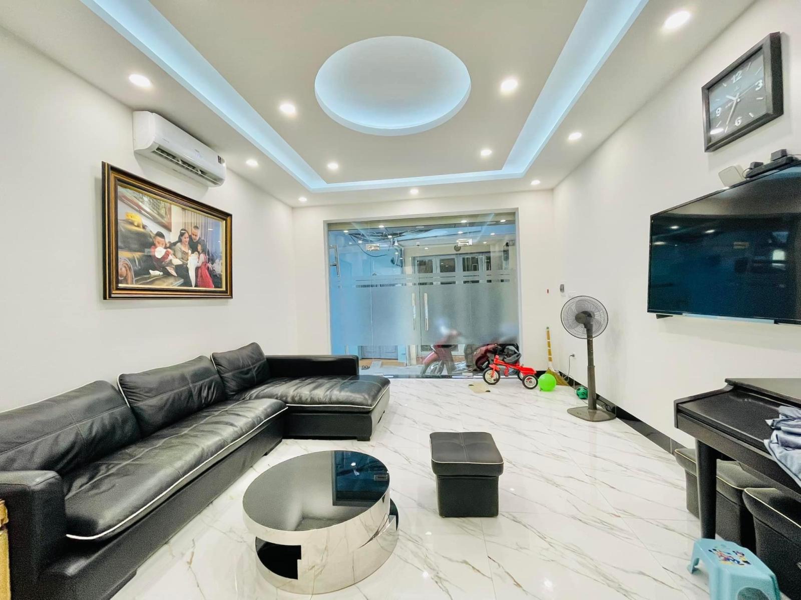 Bán nhà Thái Hà, Nhà Mới Đẹp- An Ninh Tốt – Ngõ Thông, Yên Tĩnh,Oto Qua,80m2, 9.5 tỷ 12995014