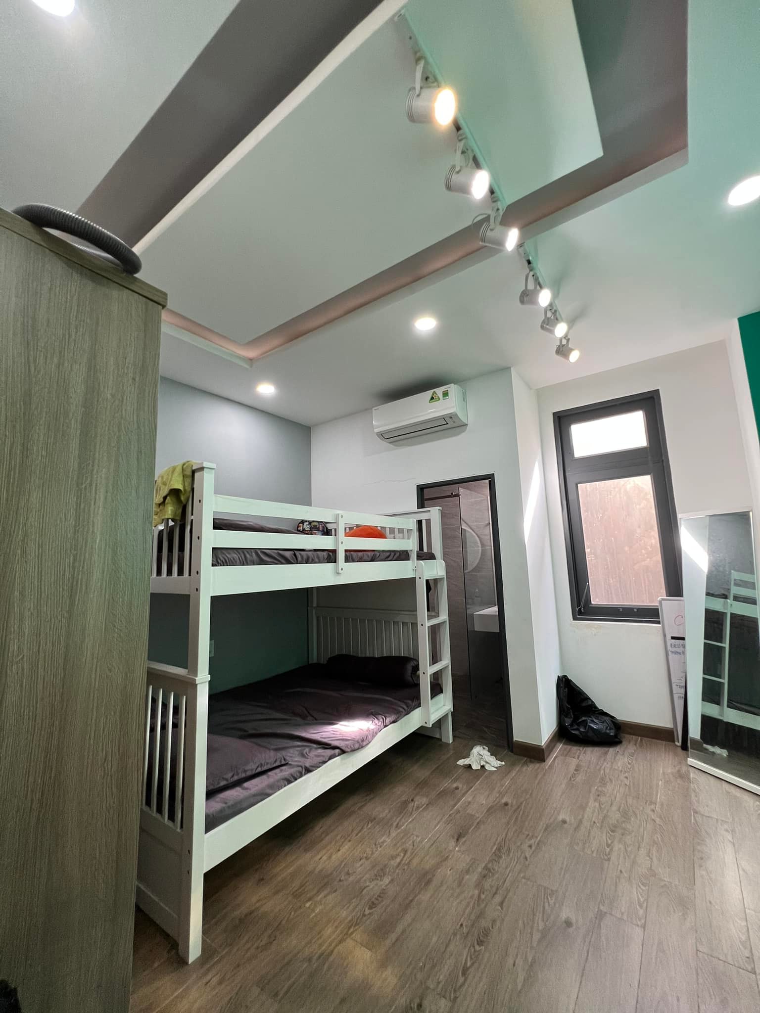 Bán nhà Hẻm xe hơi nhà mới 4 tầng gần chợ Hiệp Bình 75m2 giá 7.9 tỷ. 12998123