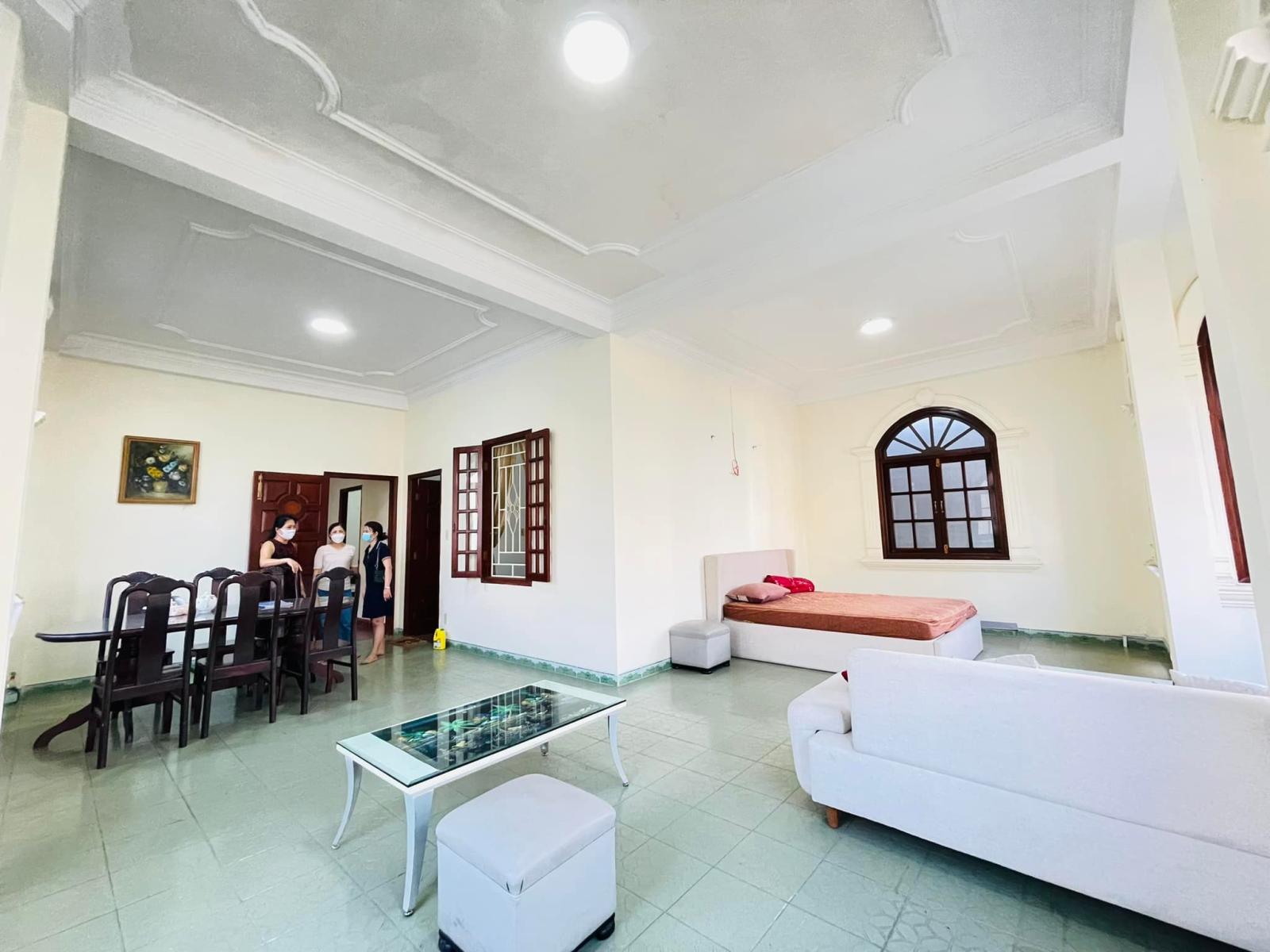 Biệt thự sân vườn Ven sông đường số 38, Hiệp Bình Chánh, 220m2 giá 18 tỷ 13000671