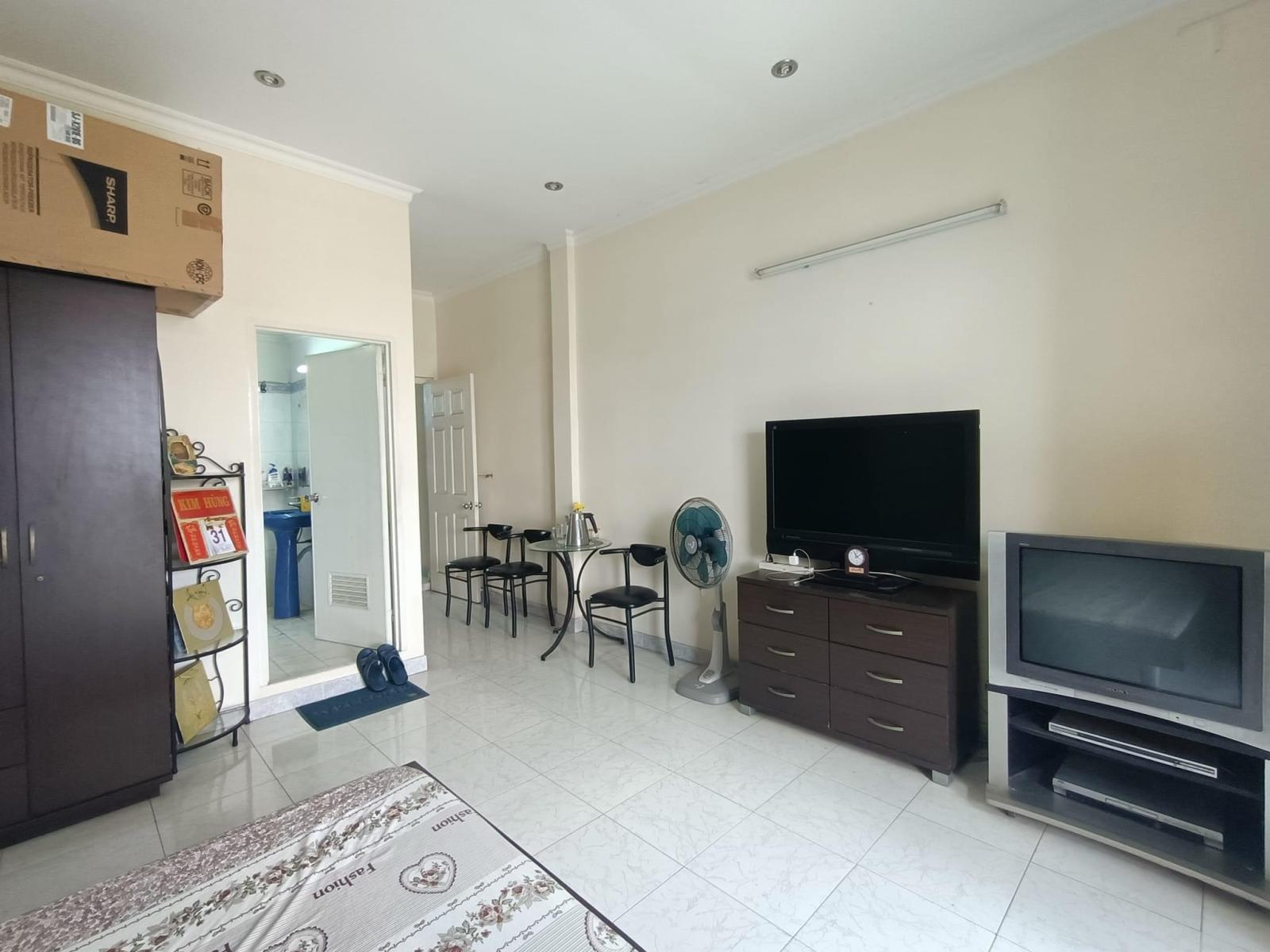 Bán nhà MT Cách Mạng Tháng 8, DT: 4.5/6.2x20m, 4T, cho thuê 60tr, 28 tỷ 13011898