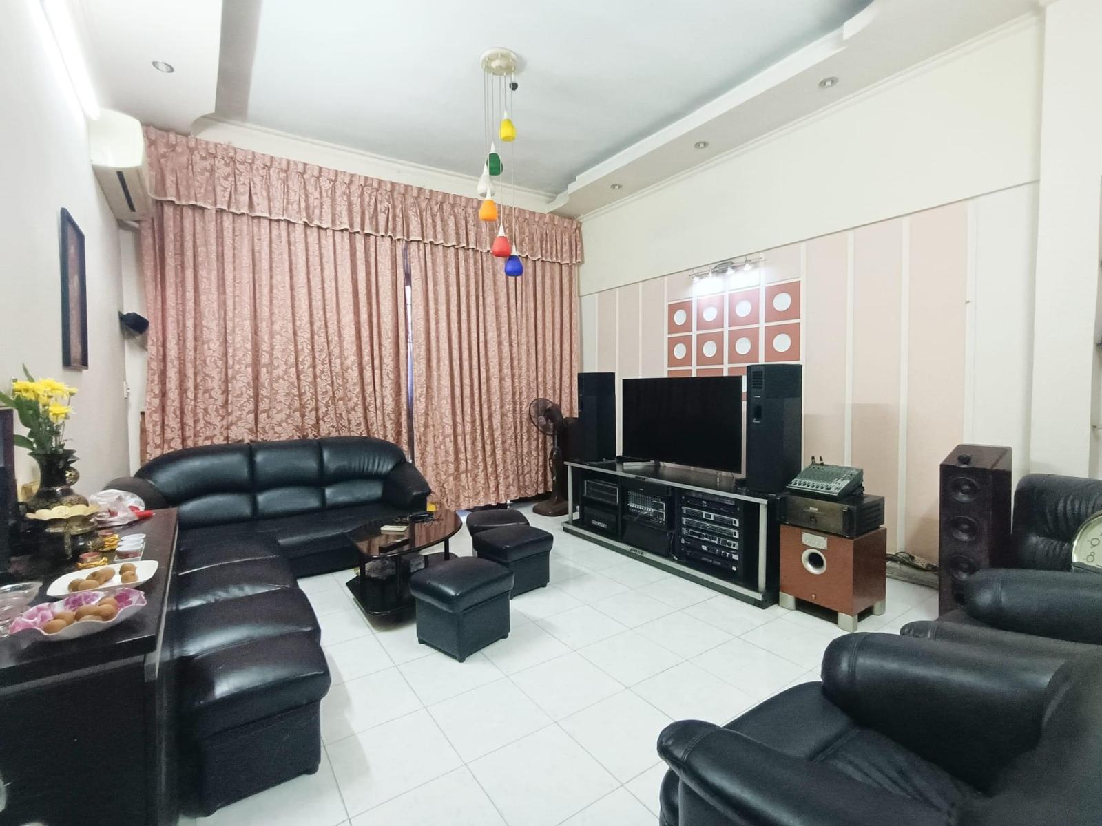 Bán nhà MT Cách Mạng Tháng 8, DT: 4.5/6.2x20m, 4T, cho thuê 60tr, 28 tỷ 13011898