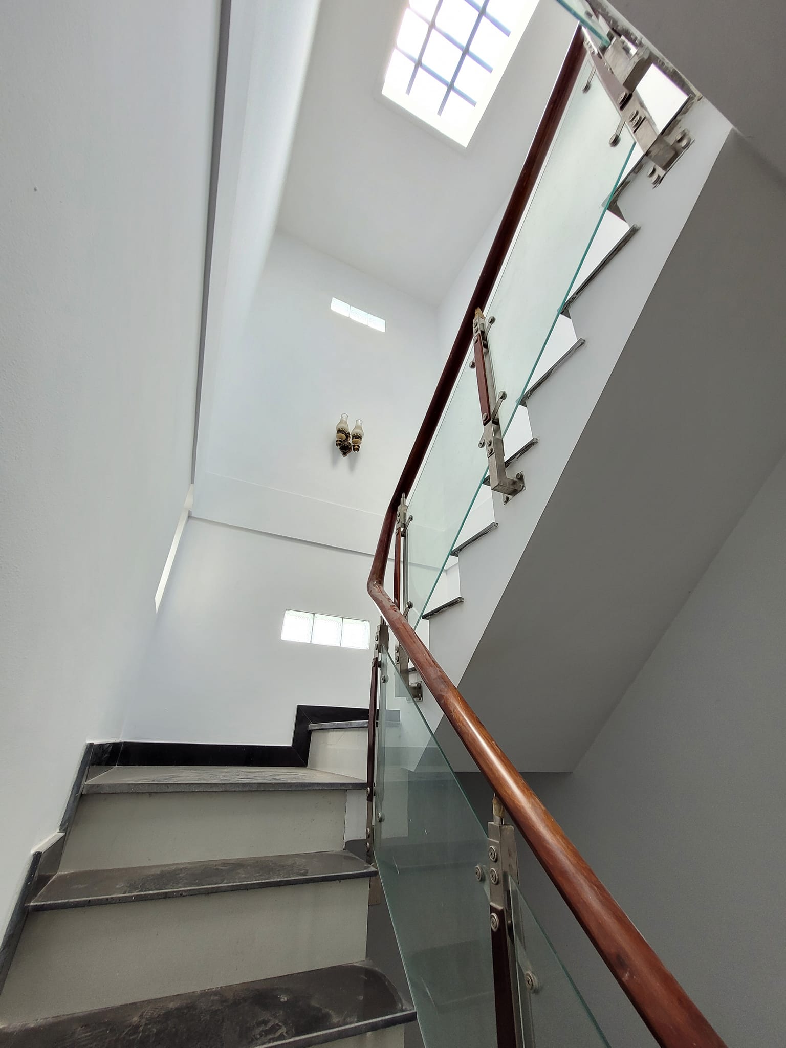 Bán nhà Cách Hẻm xe hơi 1 căn Hẻm 606 Quốc Lộ 13 60m2 giá 3.3 tỷ 13014741