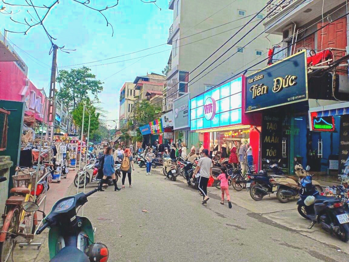 Chính chủ nhờ bán lô góc 70m2 đường Y gần chợ sinh Viên HVNN, Trâu Quỳ. Kinh doanh sầm uất. 13016031