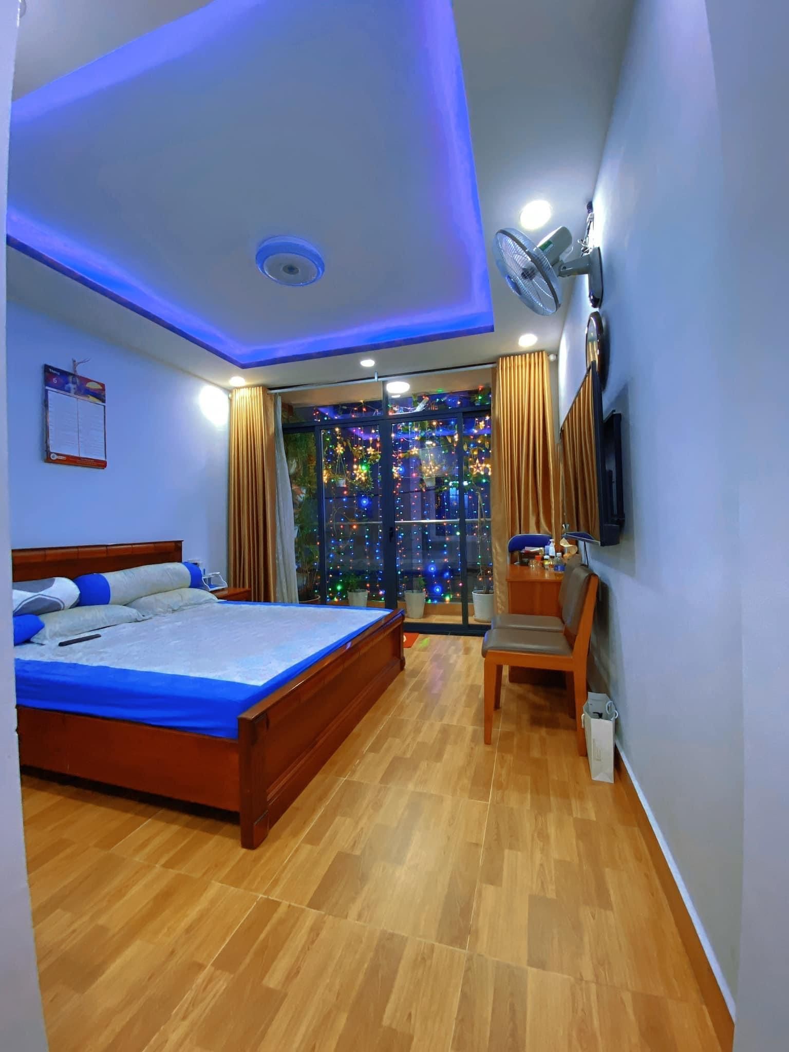 Bán nhà 4x15 hẻm xe hơi gần chung cư hà đô Quận 10 5 tầng BTCT tặng nội thất giá chỉ 9 tỷ 9 13017543