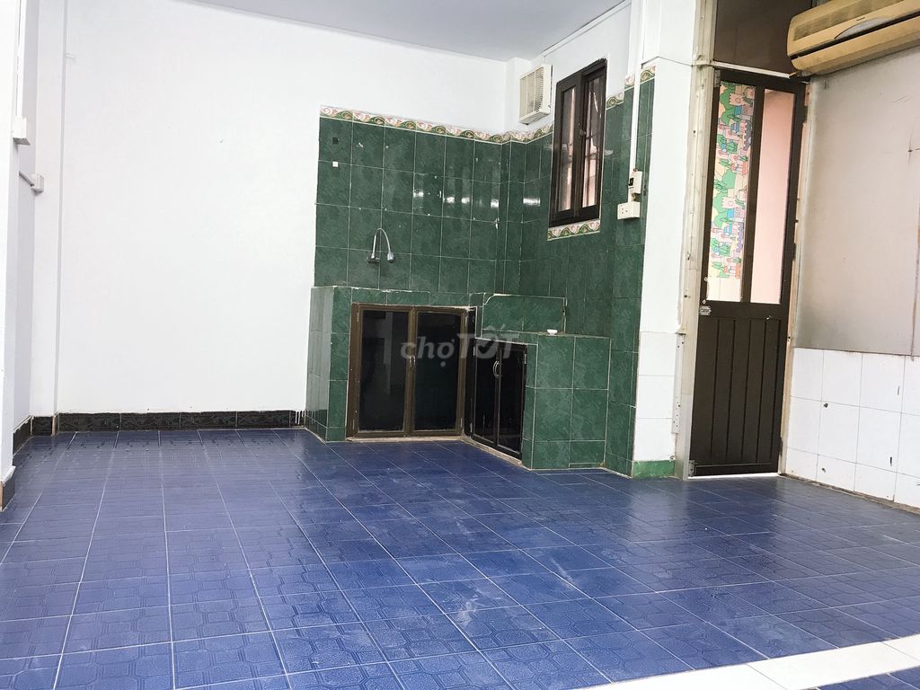 Gia đình không ở nên cần bán căn nhà trong ngõ 204 Đội Cấn, Ba Đình 13021017