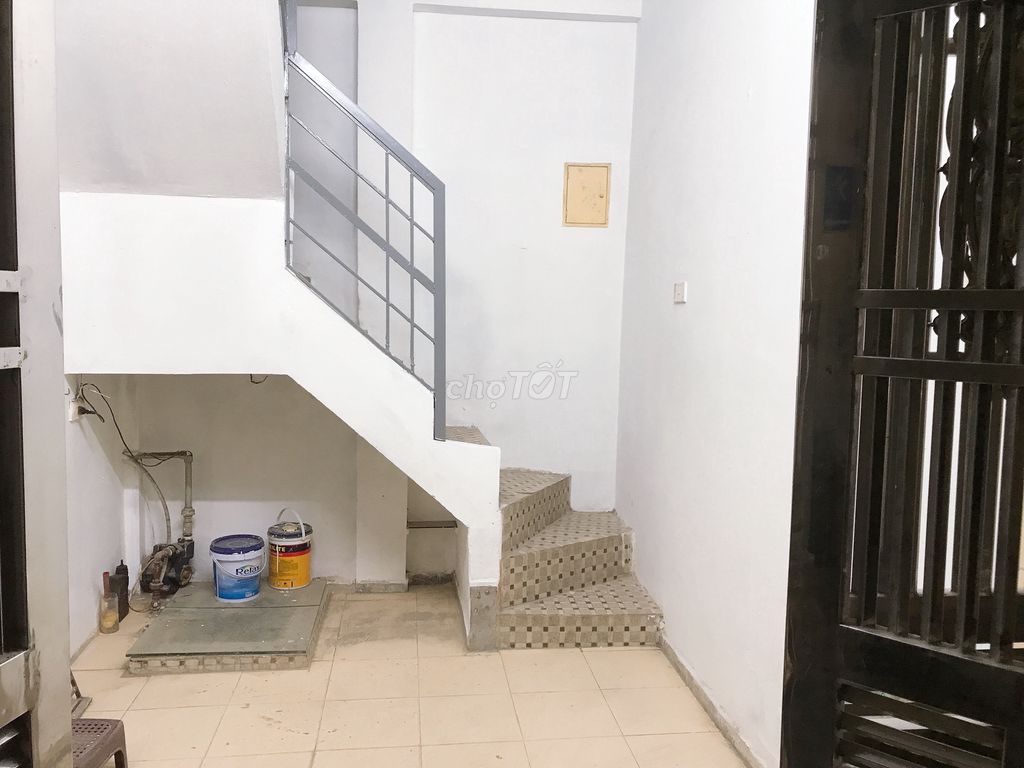 Gia đình không ở nên cần bán căn nhà trong ngõ 204 Đội Cấn, Ba Đình 13021017