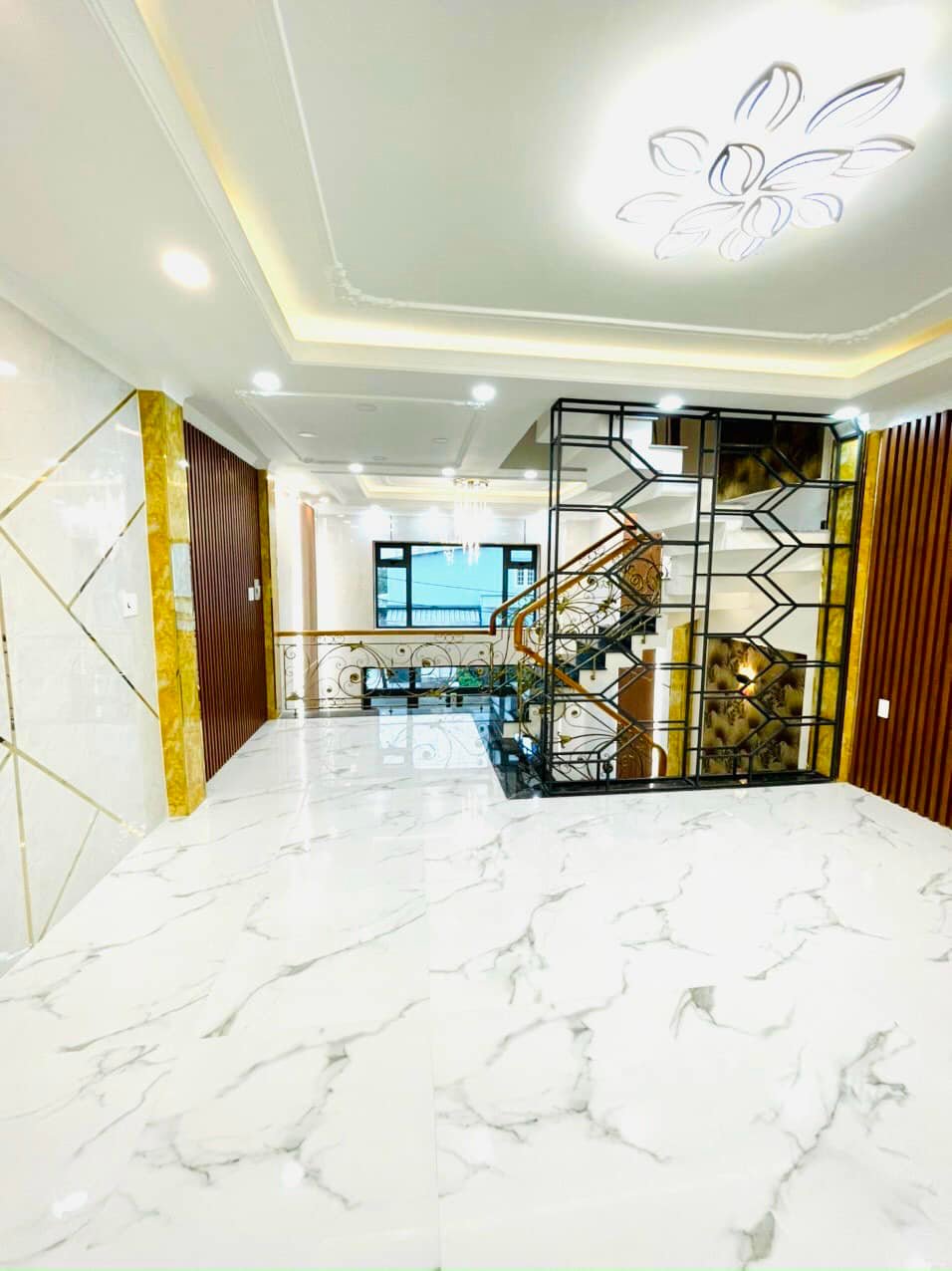 Bán nhà mặt tiền, 5 tầng mới ở ngay, cạnh Vạn Phúc City, 100m2 giá nhỉnh 9 tỷ. 13024284