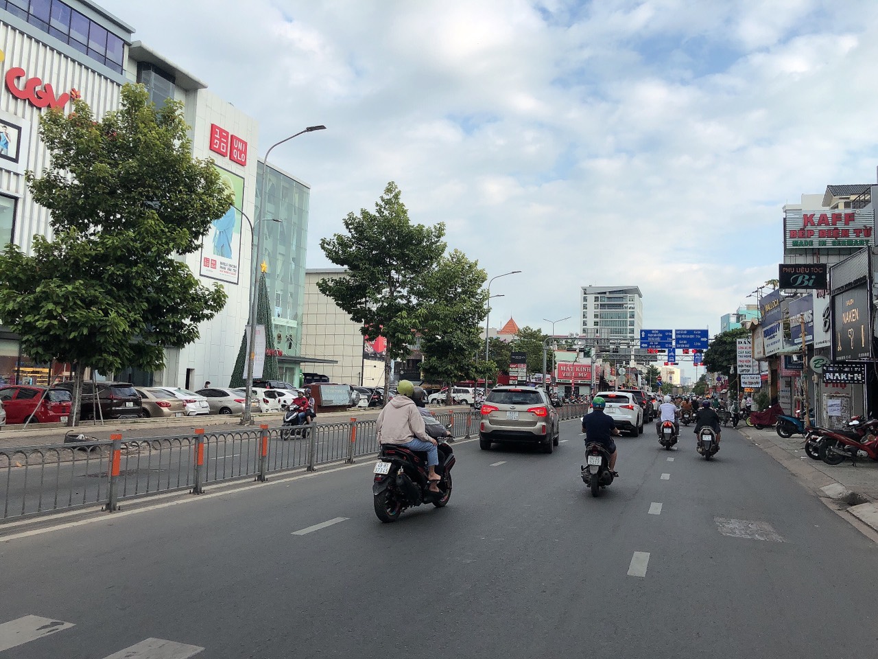 Bán CHDV Dương Quảng Hàm, 156m2, ngang 8m, 35PN, DT 145 triệu, gần Emart, 25 tỷ. 13032243