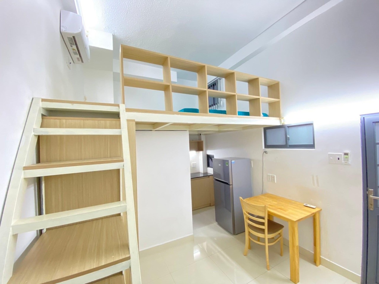 Bán CHDV Dương Quảng Hàm, 156m2, ngang 8m, 35PN, DT 145 triệu, gần Emart, 25 tỷ. 13032243