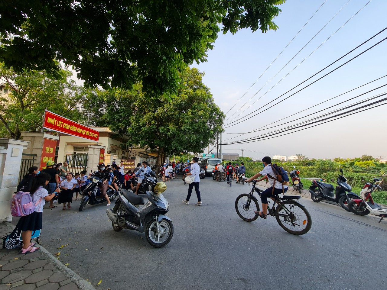 160922 123,4m2 đất mặt phố Cửu Việt kết hợp kinh doanh và phòng trọ, cc mini. Đường 9m. 0926782459. 13057184