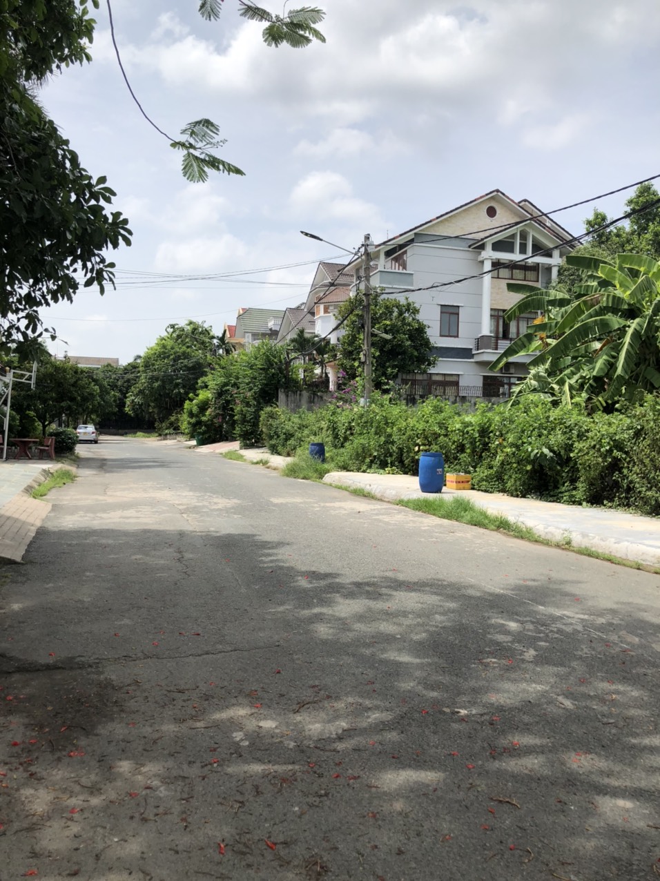 Đường 16m, Kinh doanh tốt, ở cũng tiện, gần Coopmart Bình Triệu, 240m2, chủ gấp bán, 18 tỷ. Chốt 13058125