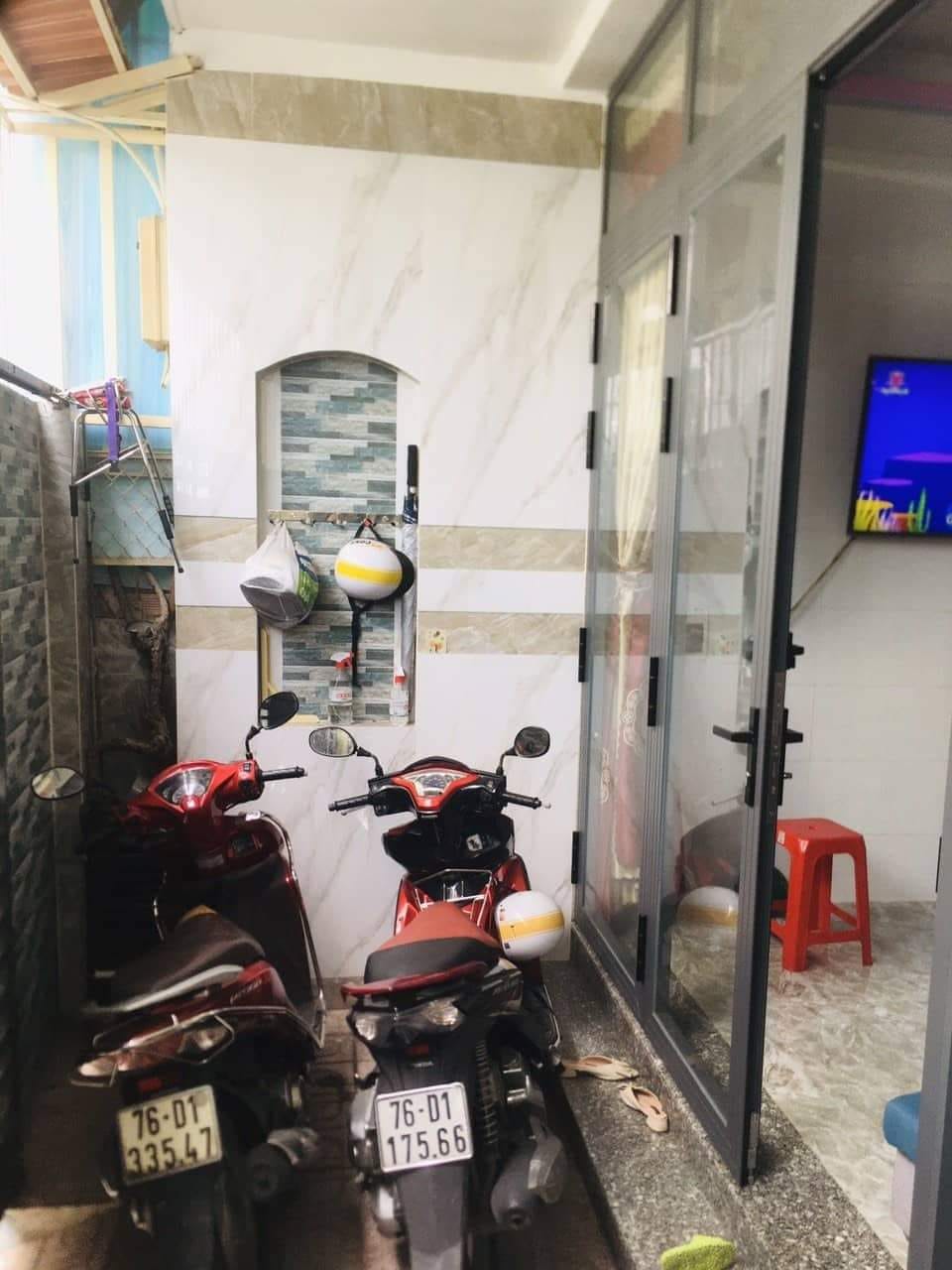 Nhà 2 tầng, vào ở ngay,  vài bước chân ra chợ Thủ Đức,  Hồ Văn Tư, 44m2 giá 3.7 tỷ 13077286