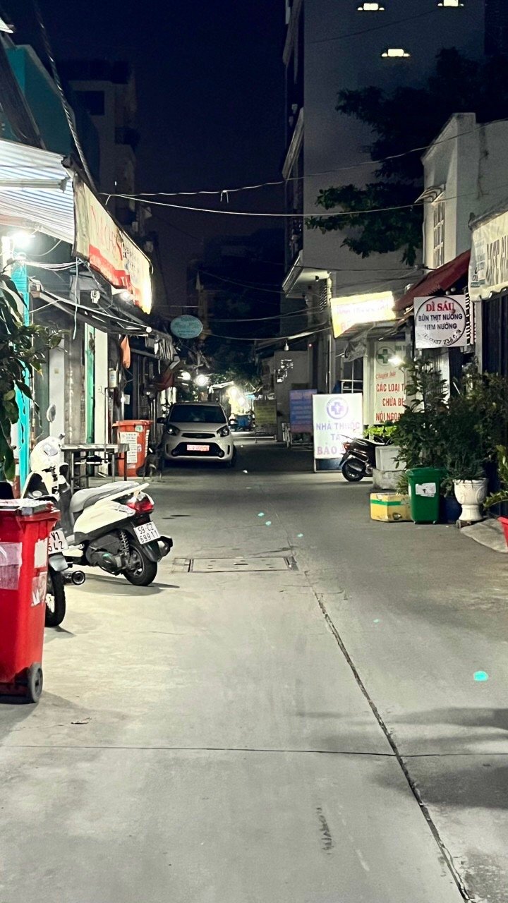 BÁN NHÀ MT CHỢ HẺM THÔNG XE TẢI 6M 1 TRIỆT 2 LẦU ,SÂN THƯỢNG P. PHÚ THUẬN Q7 VỪA KD VỪA Ở 13082995