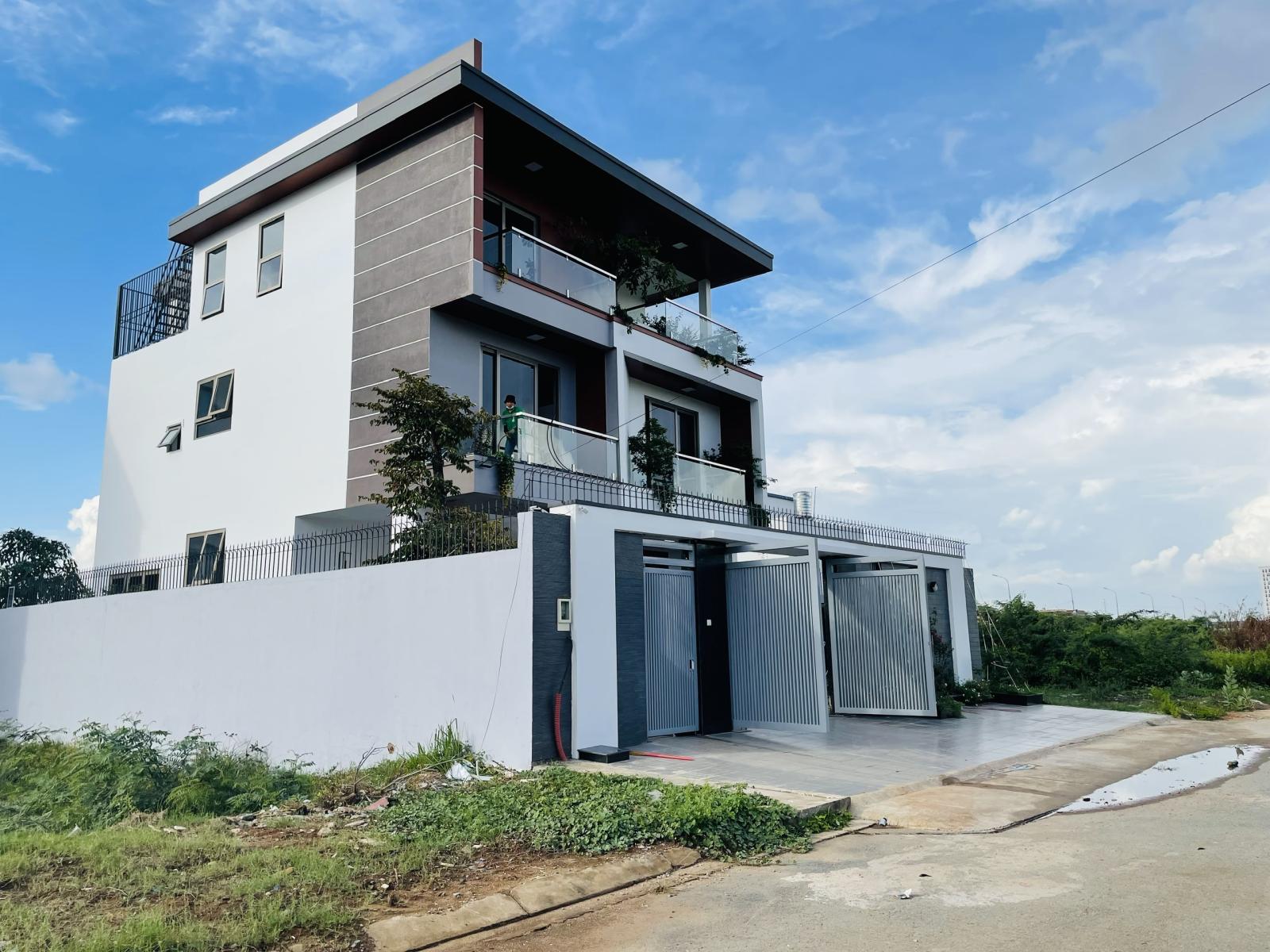 Cần bán nền đất biệt thự Phú Nhuận, Q9.  335m2 view sông, đường 16m, vị trí đẹp, sổ đỏ, giá tốt 13087696