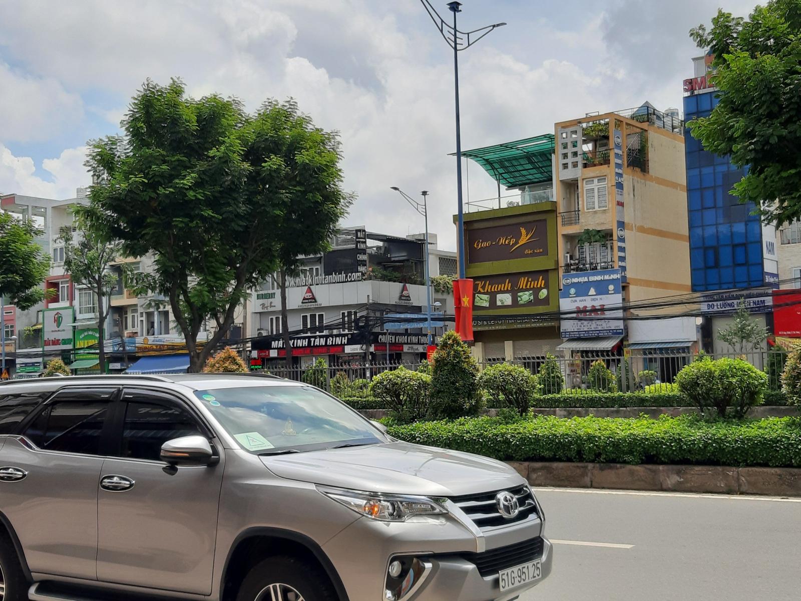 Bán mặt tiền KD Đỉnh ngay tuyến Metro Trường Chinh, 126m2(4.2x30), 3 tầng, 16 tỷ. 13106879