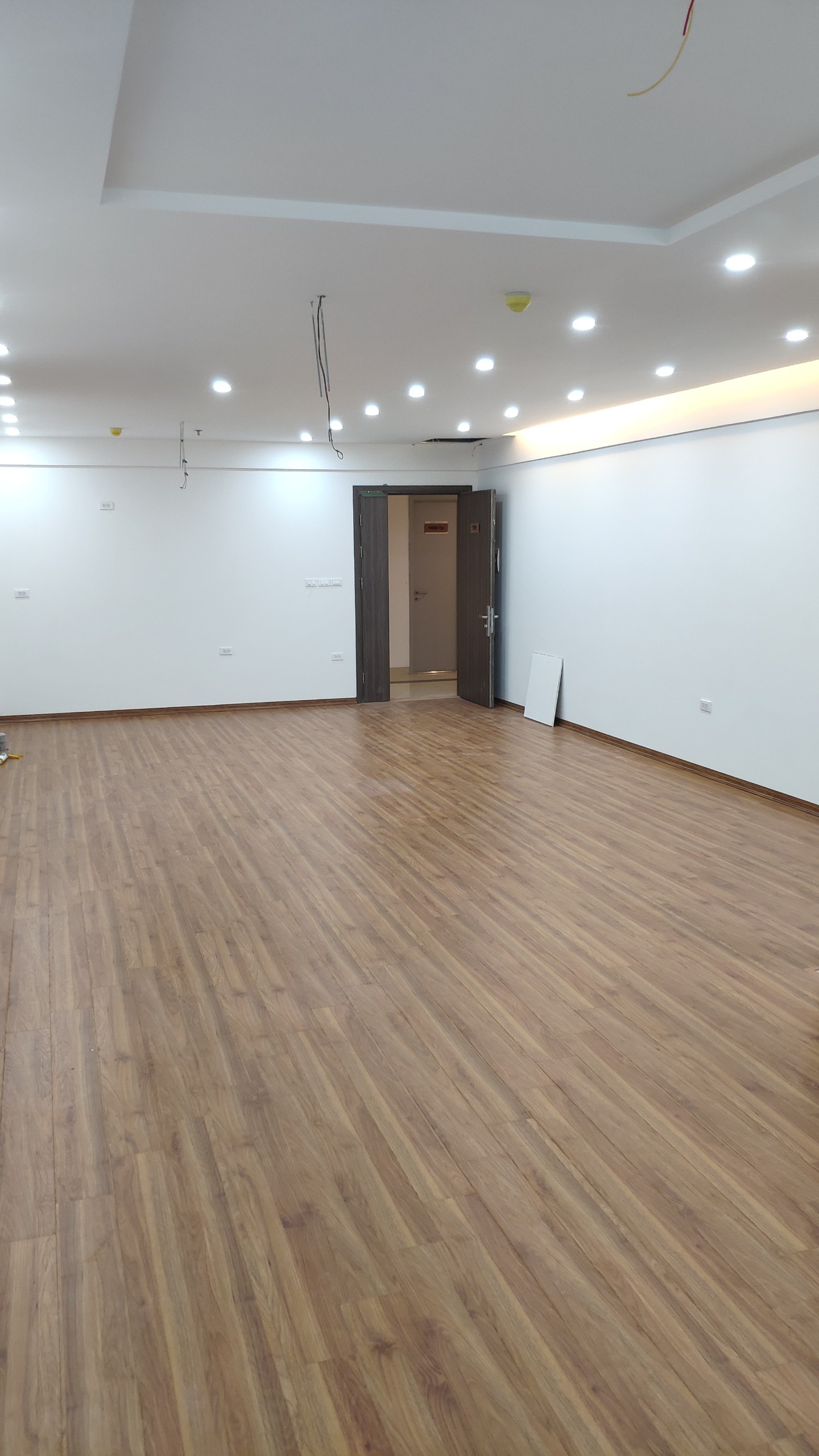 Cho thuê sàn văn phòng 181m2 đường Minh Khai cạnh Times City


 13112933