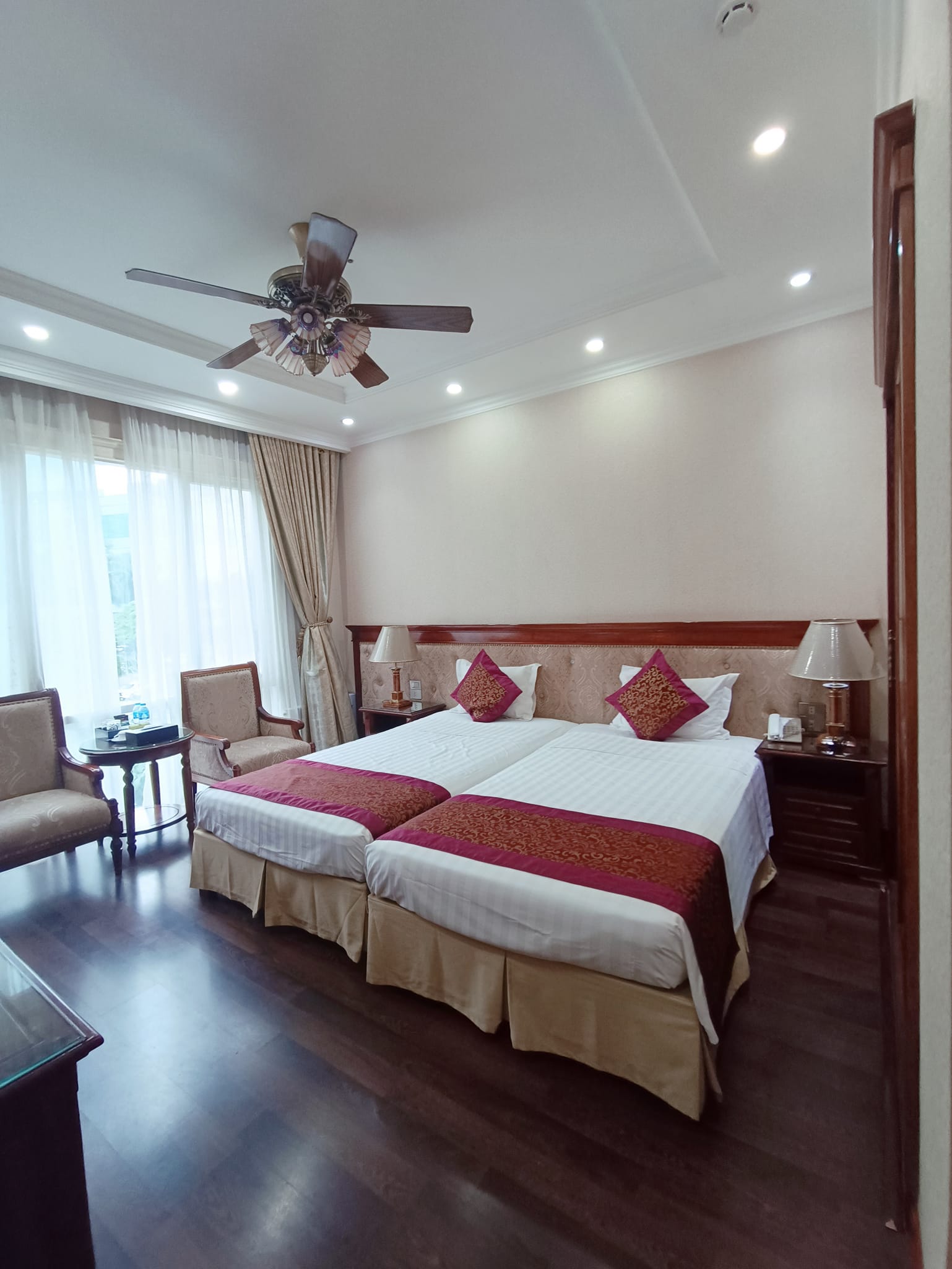 Bán Nhà Mặt Phố Trần Duy Hưng Cầu Giấy ,Kinh Doanh,7 Tầng Thang máy DT 80m2 13116665