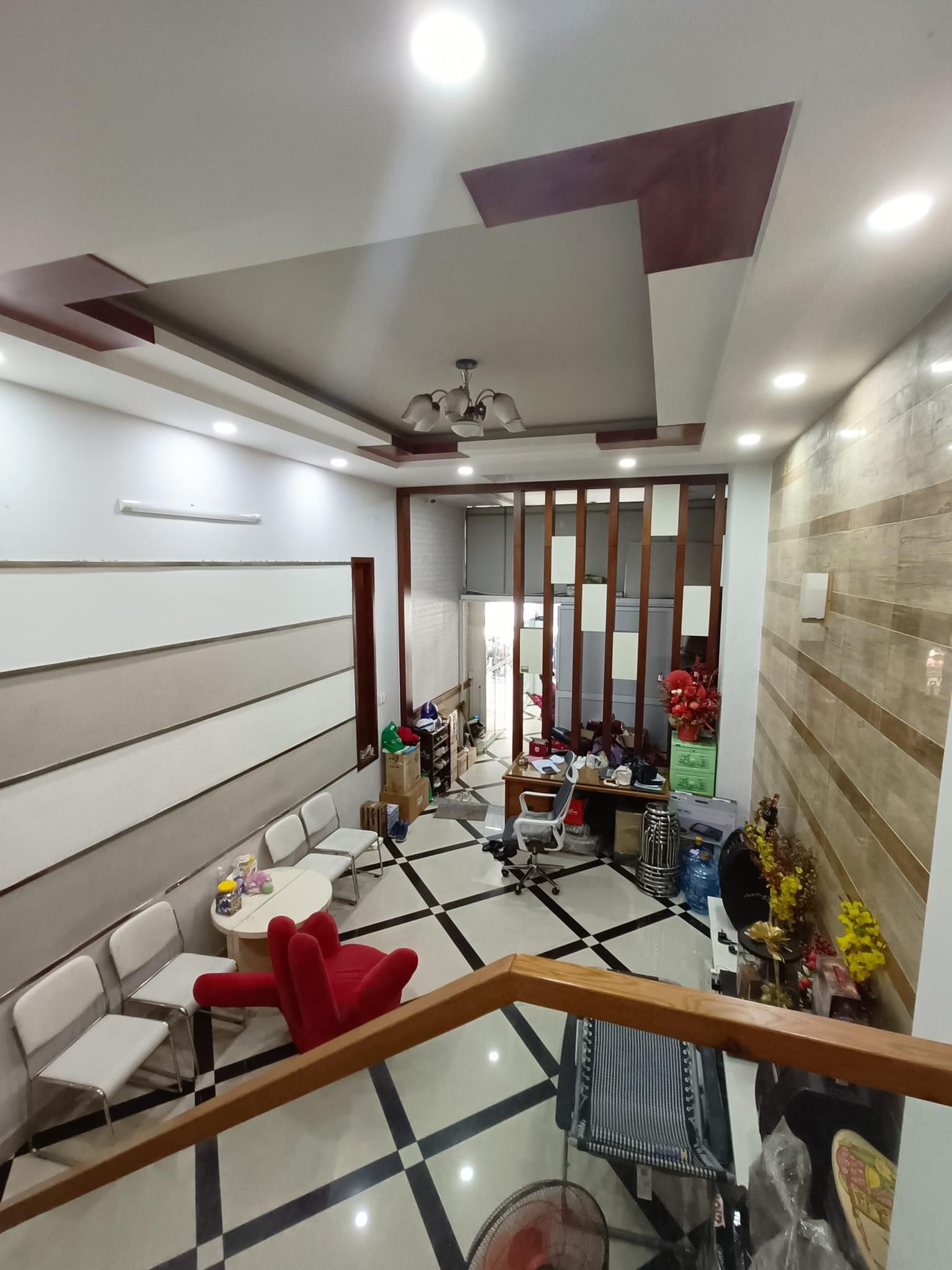 Bán nhà MT Trịnh Đình Trọng ngay Âu Cơ, DT: 4x16m, 4 Tầng, 4 PN, 12.2 tỷ 13131076