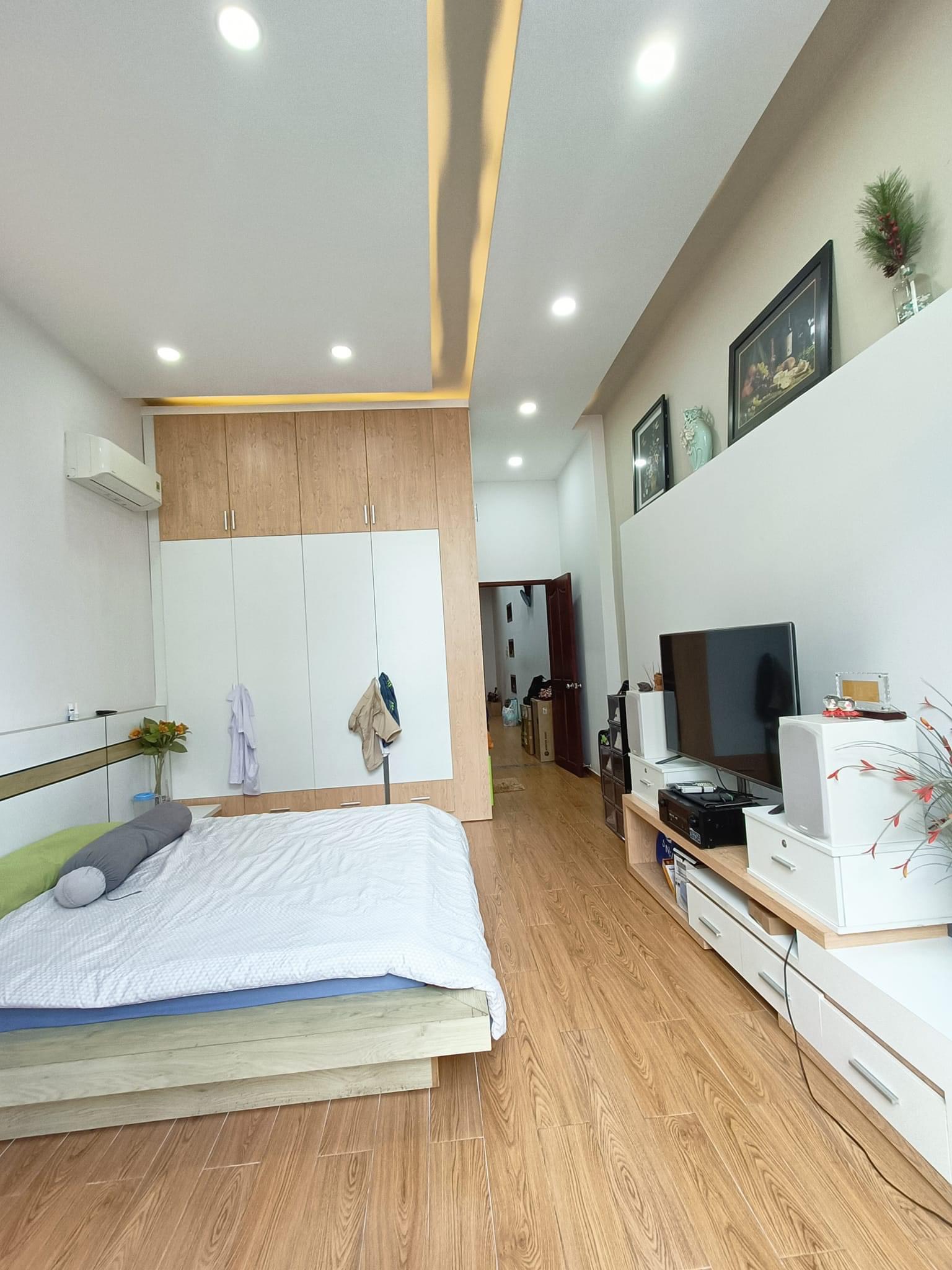 Bán nhà MT Trịnh Đình Trọng ngay Âu Cơ, DT: 4x16m, 4 Tầng, 4 PN, 12.2 tỷ 13131076