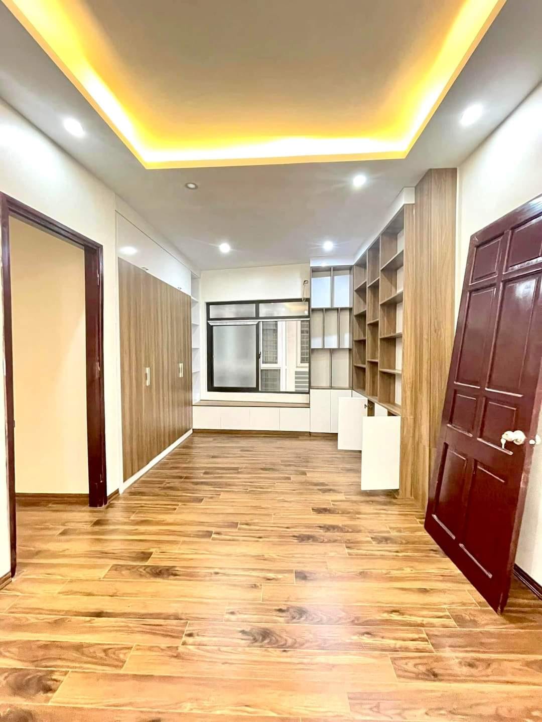 Bán nhà ngõ ôtô 1194 Đường Láng Đống Đa 42m2 5tầng mặt tiền 5.6m 4.8 tỷ(2) 13177820