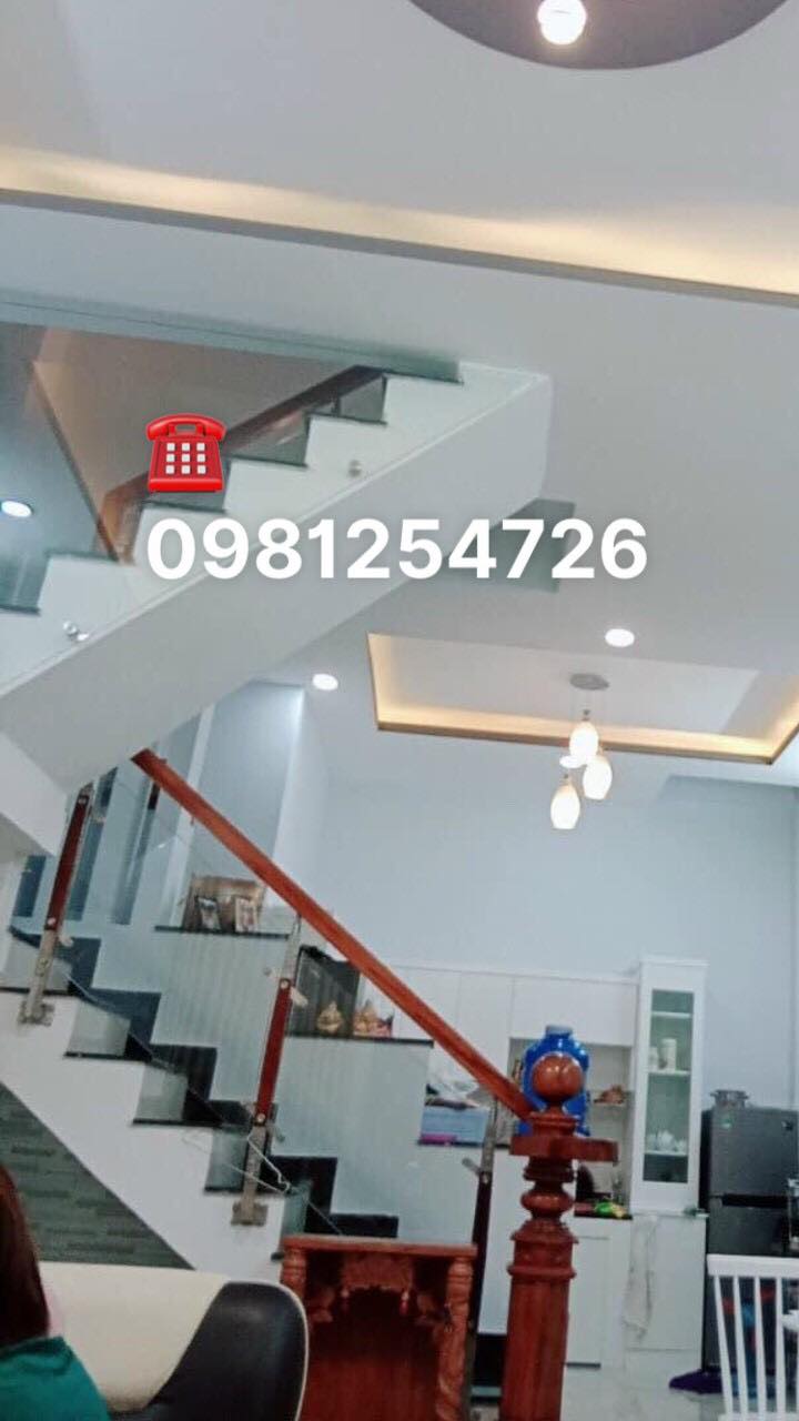 Bán Nhà DT 110 m2 SHR Đường Song Hành 
P Tân Hưng Thuận Q12 13185381