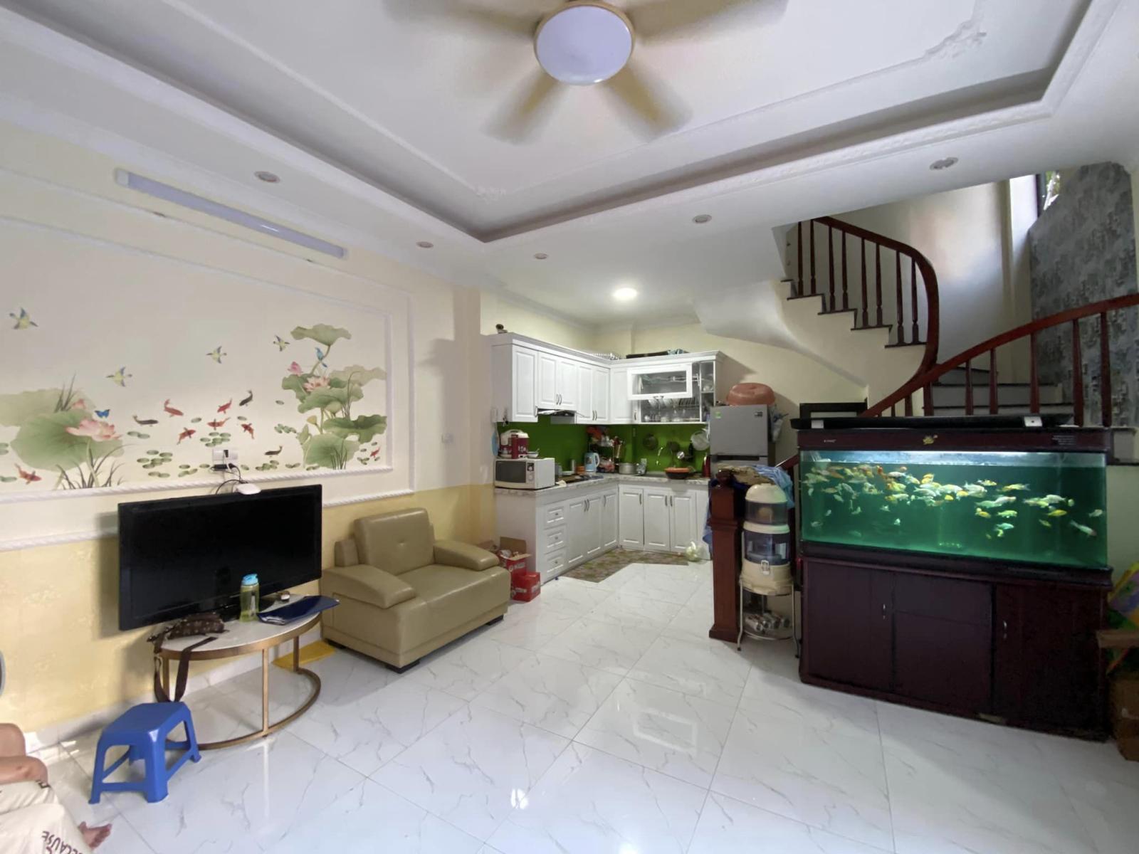 Chuyển Công Việc Bán Nhà Ngọc Thuỵ, Long Biên 35m2, 5T, giá 3,75 tỷ  13185575