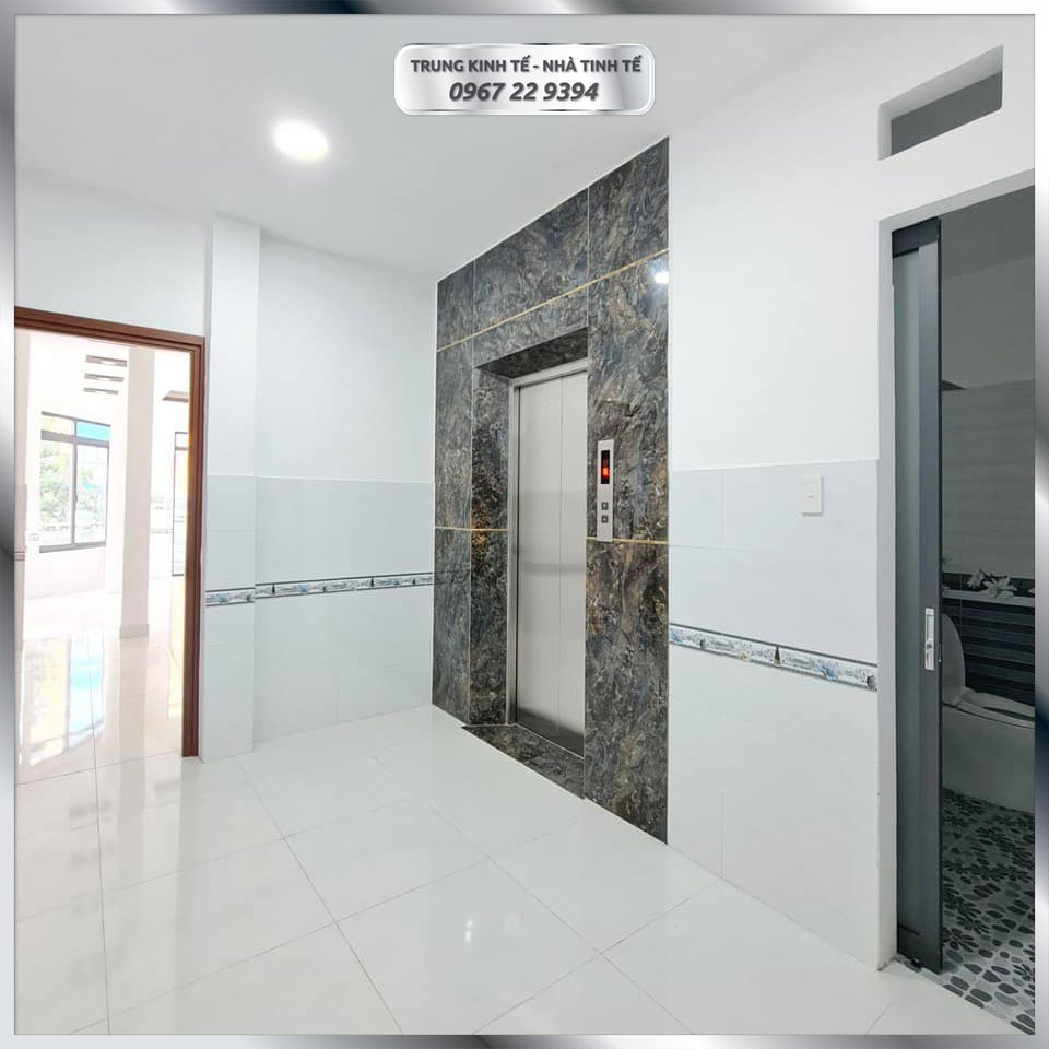 (HOT) Mặt tiền Trường Chinh, GẦN Mũi tàu Cộng Hòa, CĂN GÓC, 13 x 20, 210m2 chỉ 18 tỷ, 0967229394 13209120