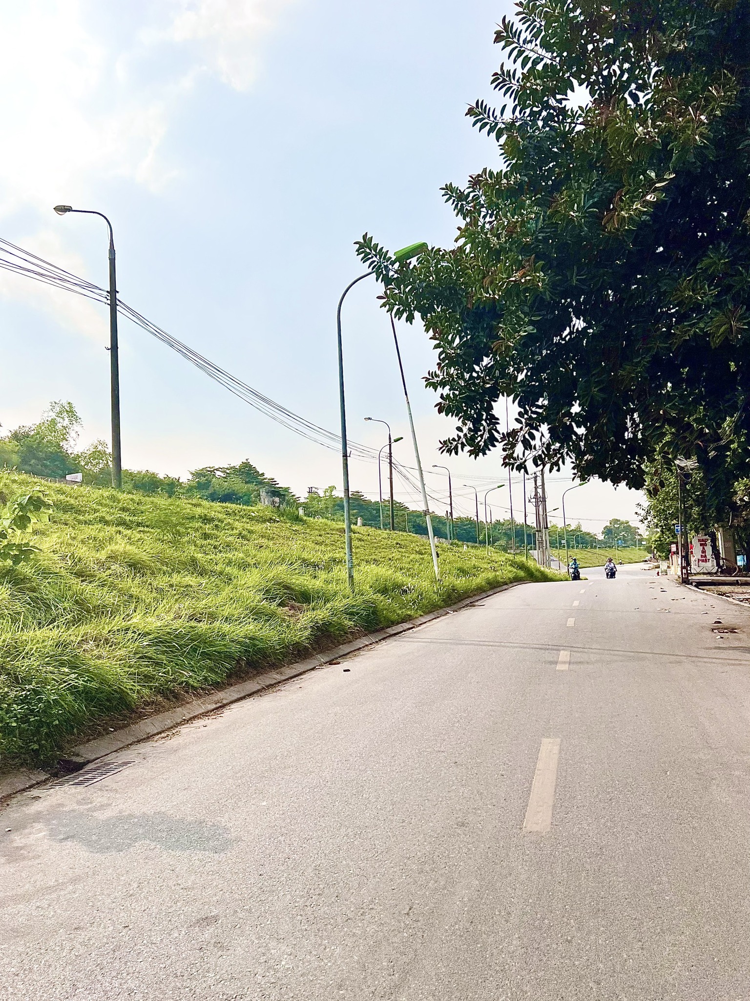 Chính chủ bán gấp 2 nhà liền kề ở Bát Khối Tư Đình Long Biên DT 77m2 đường rộng ô tô, chấp nhận MG 13213442