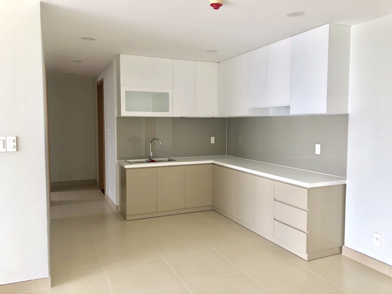 Cho thuê căn hộ Carillon 7, Q. Tân Phú, 86m2 2PN/2WC, NTCB nhà mới, view Đầm Sen cực thoáng mát  13218078