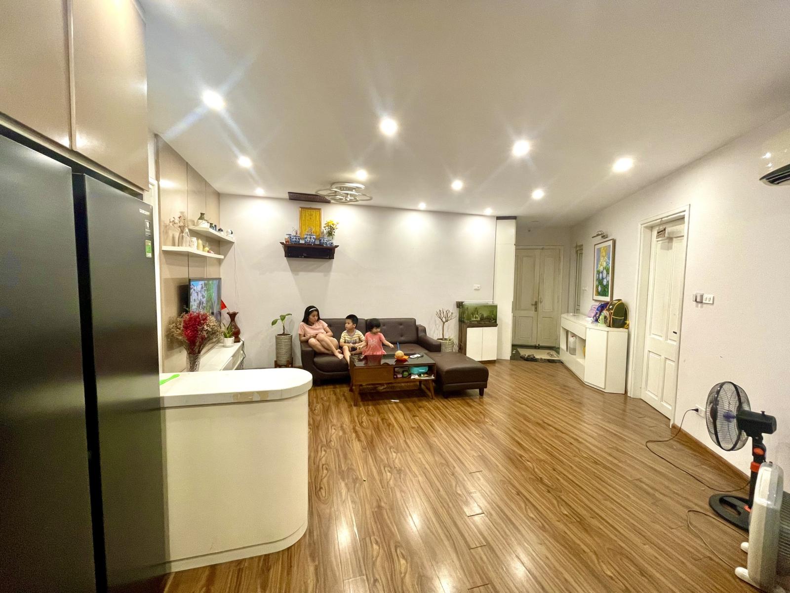 Nhà hiếm bán nhanh.Ban công Đông Nam 3 phòng ngủ tòa Vinaconex 3 Trung Văn giá thương lượng thiện 13219469