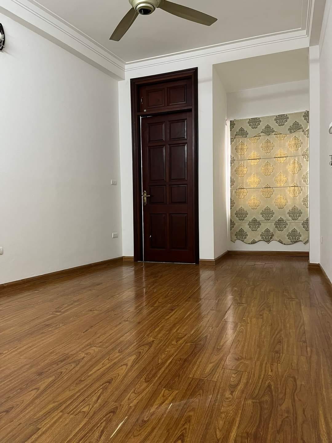 Bán nhà phố Đinh Tiên Hoàng, 30m2, ô tô tránh, kinh doanh, nhỉnh 6 tỷ 13222548