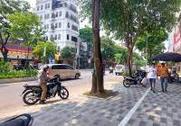 Chinh chủ bán 162m2 đất  măt phố Lac Long Quân, MT8,5m, giá 64,5tỷ 13226317