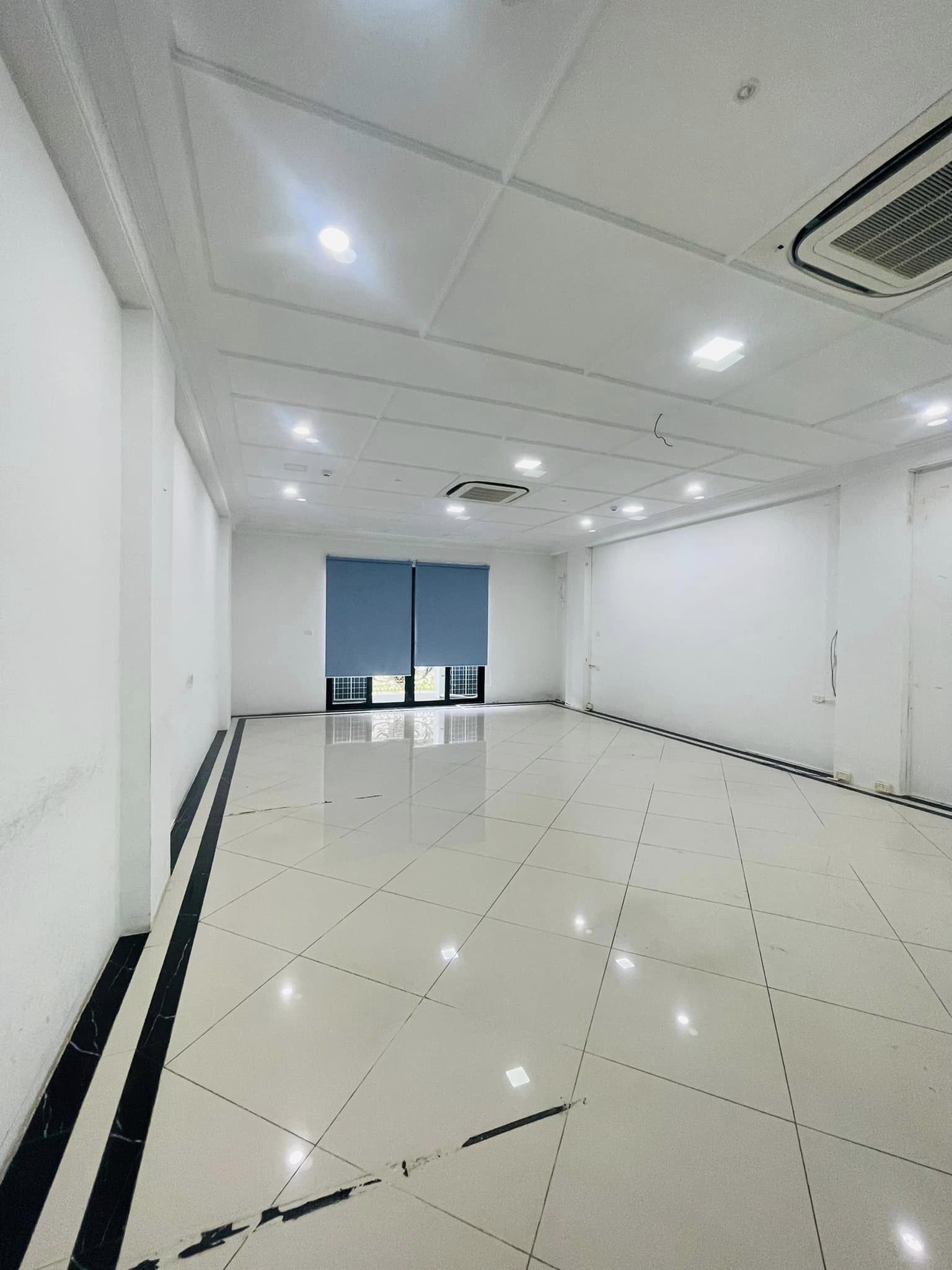 Bán nhà mặt phố Võ Văn Dũng  90m, 8 tầng thang máy, giá 48 tỷ. 13237593
