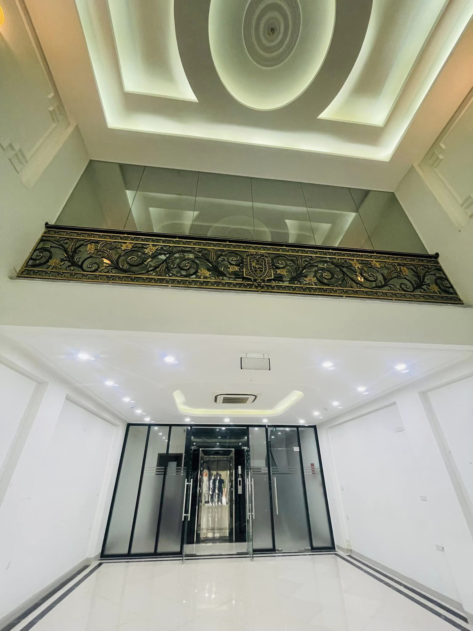 Bán nhà mặt phố Võ Văn Dũng  90m, 8 tầng thang máy, giá 48 tỷ. 13237593