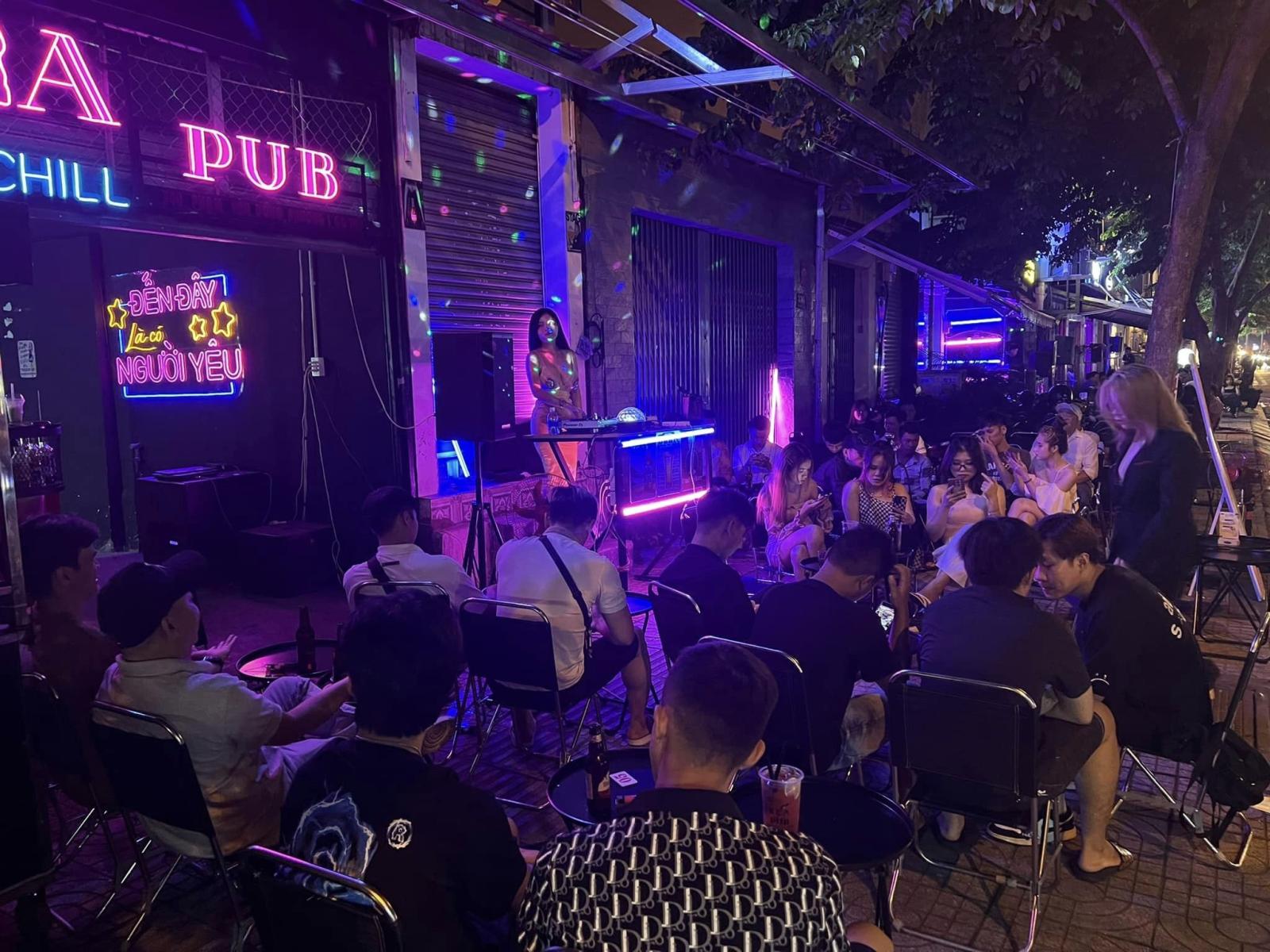 CẦN SANG LẠI MẶT BẰNG BEER CHILL PUB PHẠM VĂN ĐỒNG 13245714