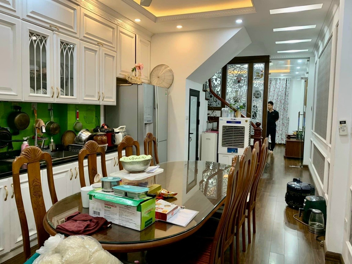 
Bán Nhà Việt Hưng, Long Biên 42m2,4T, giá 7,5 tỷ( nhà đẹp, ngõ ôtô tránh, ôtô vào nhà) 13247218