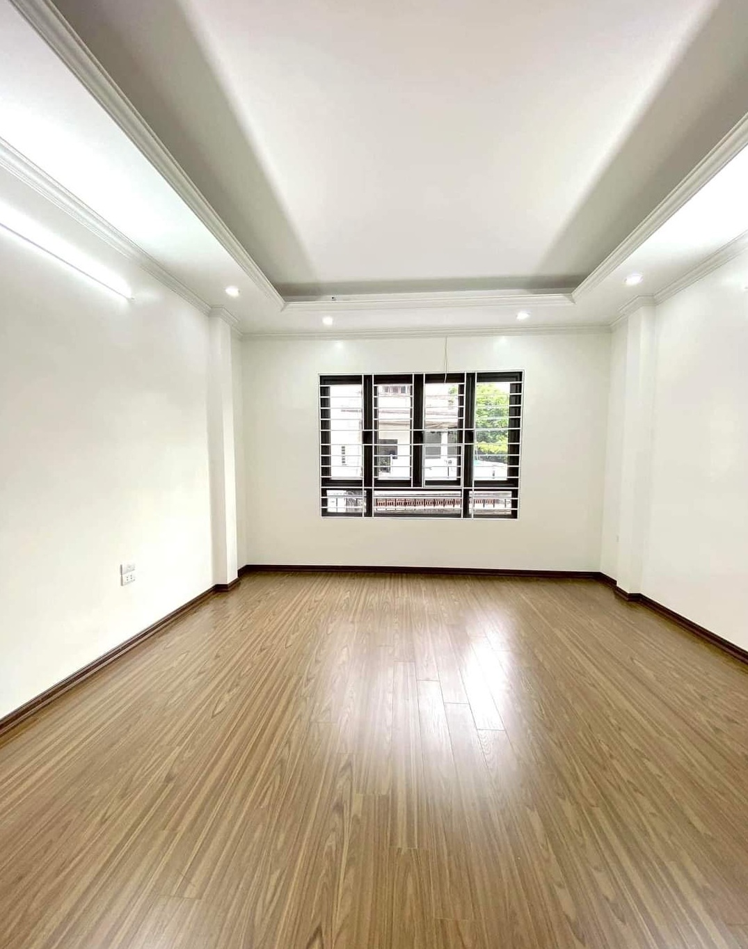 Quá Đẹp ! Bán Ngay Nhà Gần Ngô Gia Tự, Long Biên 5T, 33m2 chỉ 2,7 tỷ (Lô góc) 13248557