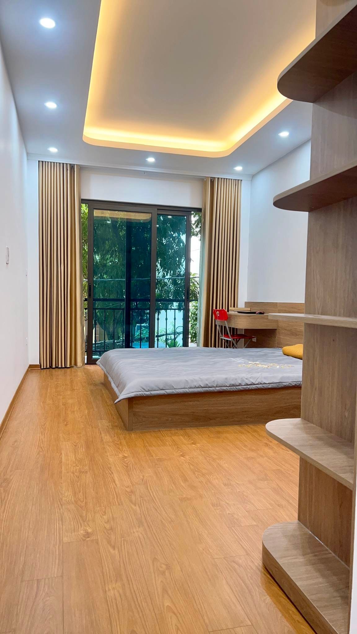 Bán nhà Cho Thuê 16 Phòng, Hồ Tùng Mậu,Ngay phố, 89m2x5T 8 tỷ 13283643