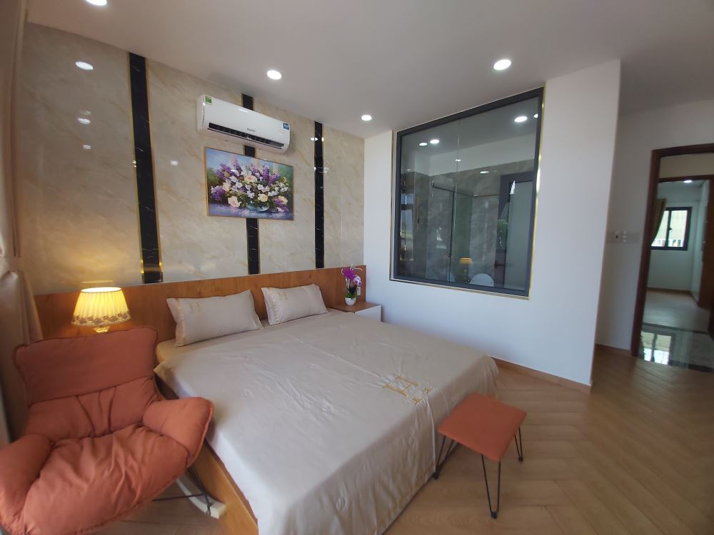 Ngay Hà Huy Giáp Nguyễn Oanh, 4 tầng 4 PN, tặng nội thất, HXH 13297274