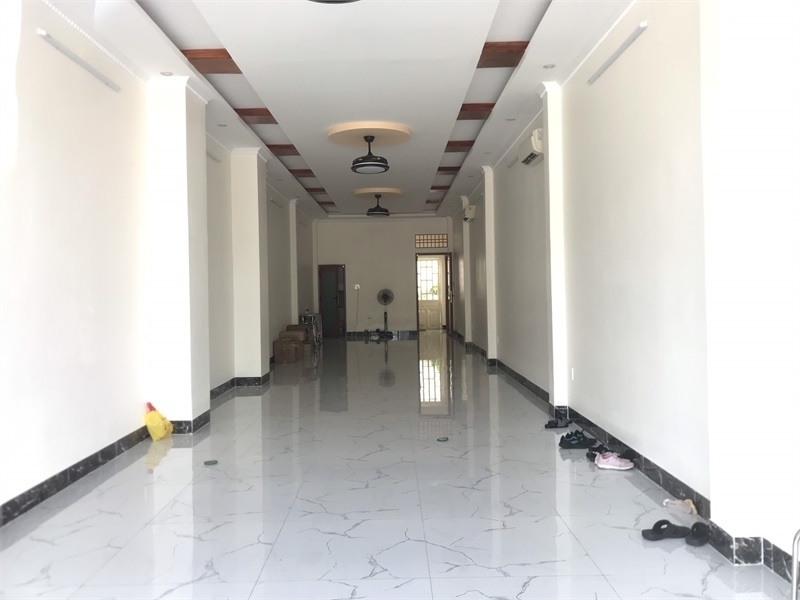 Cho thuê mặt bằng 100m2 đẹp đường Lê Hồng Phong, TP Vũng Tàu cửa kính 13297482