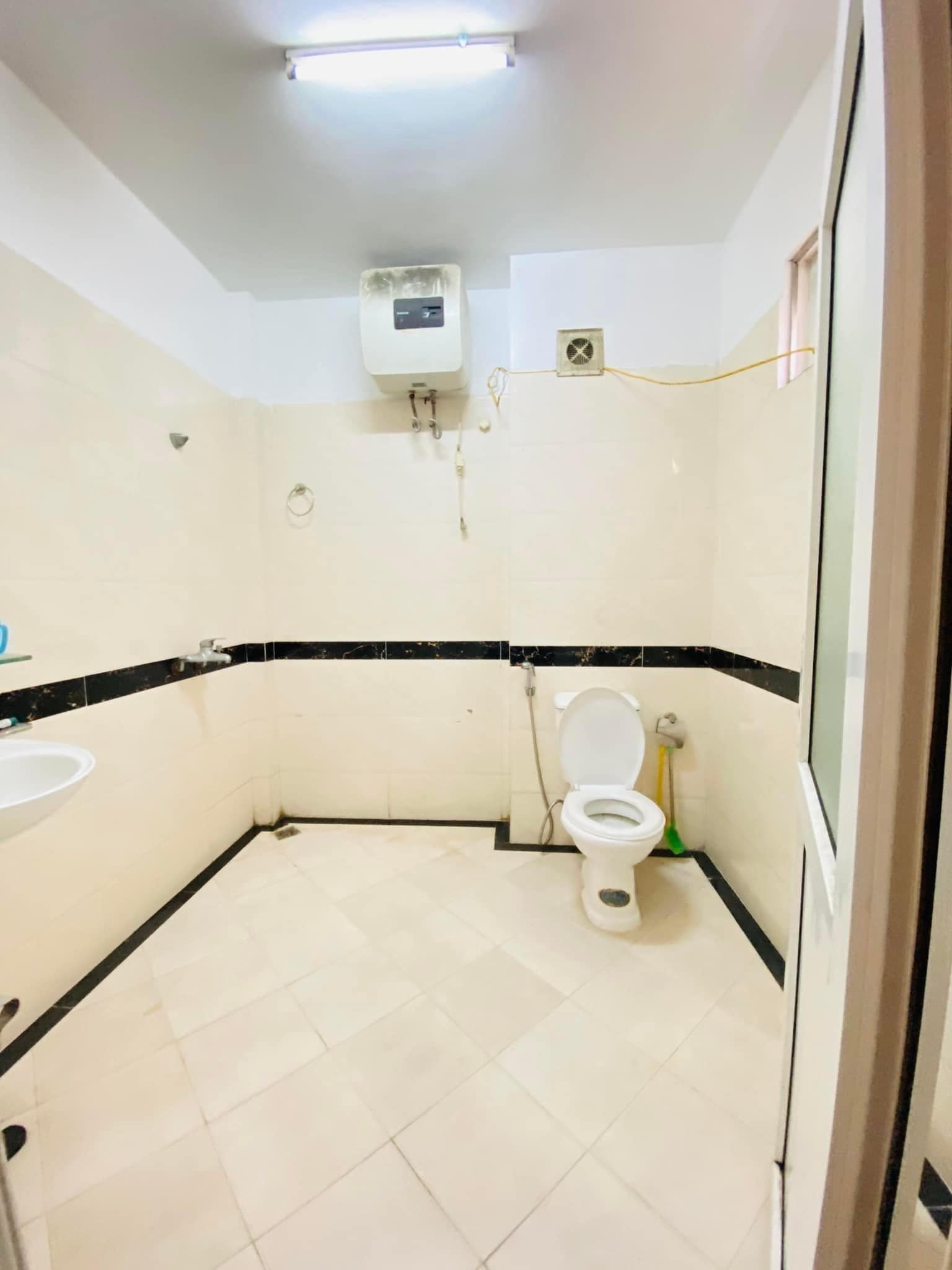 GIẢM SỐC nhỉnh 2 tỷ có nhà SĐCC riêng, 30m2 ngõ 55 phố Thanh Lân, Quận Hoàng Mai 30m2, ngõ ô tô tải tránh  13303036