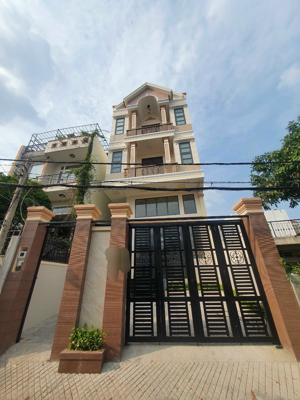 CHÚC MỪNG NĂM MỚI - 💥💥💥HẠ NGAY 300 TRIỆU 💥💥💥
 👍
CẦN BÁN GẤP CĂN HỘ DỊCH VỤ NGAY TRUNG TÂM 13310527