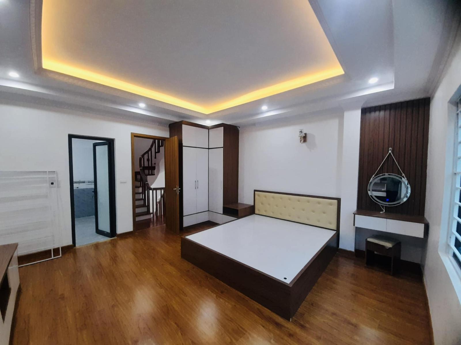 Bán nhà 35m2 5tầng nhỉnh 3tỷ ngõ ôtô 173 Hoàng Hoa Thám Ba Đình 0337628046 13310805