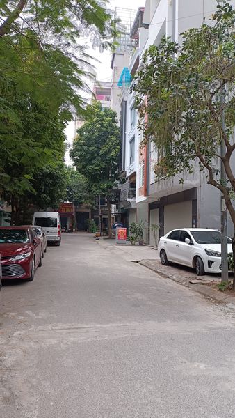 Bán nhà 5 tầng, phố THIÊN HIỀN chủ tự xây theo phong cách biệt thự nhỏ, quy hoạch ra phố.

 13313516