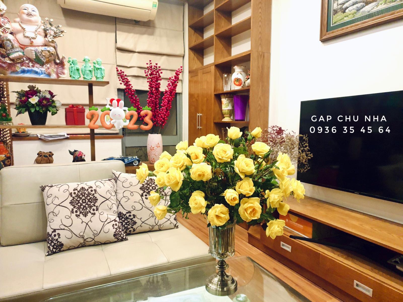 Chủ nhà về nhà mới đón Tết cần sang nhượng căn hộ 2 ngủ 74m2 BC Đông Nam  VOV Mễ Trì LH 0936354564 13314319