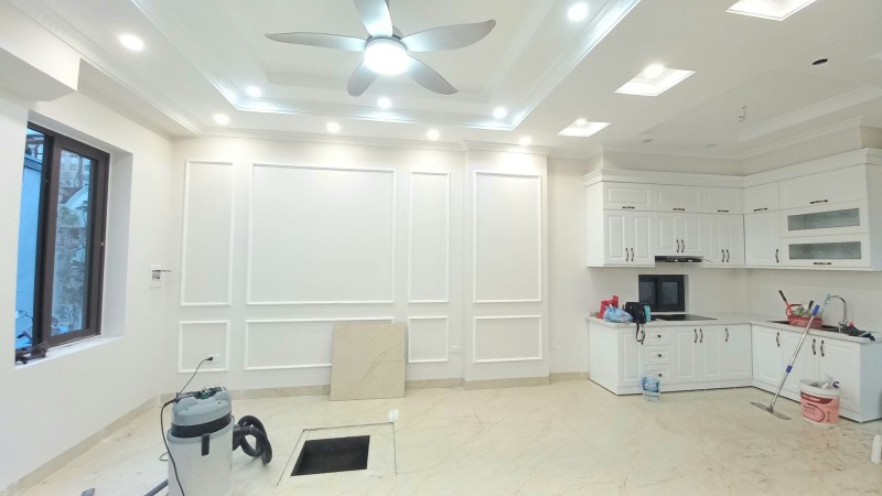 Bán nhà Phố Nguyễn Sơn, Dtsd 45m, nhà 5 tầng mới, Mt5.5m, Giá nhô 5 tỷ. 13320796