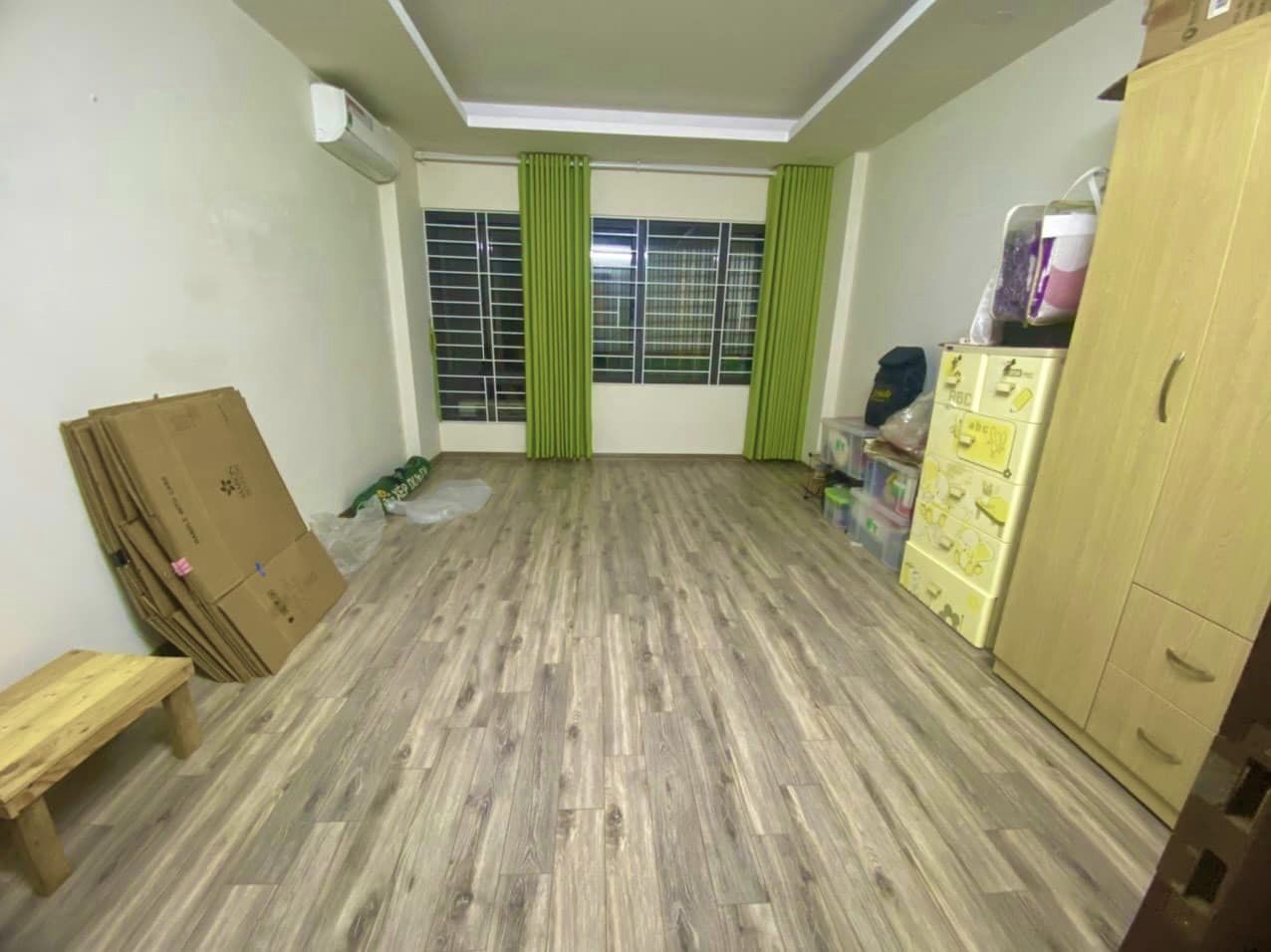 Bán nhà 5tầng dân xây phố Giang Văn Minh 42m2 hơn 4 tỷ gần phố 0934266313 13329339