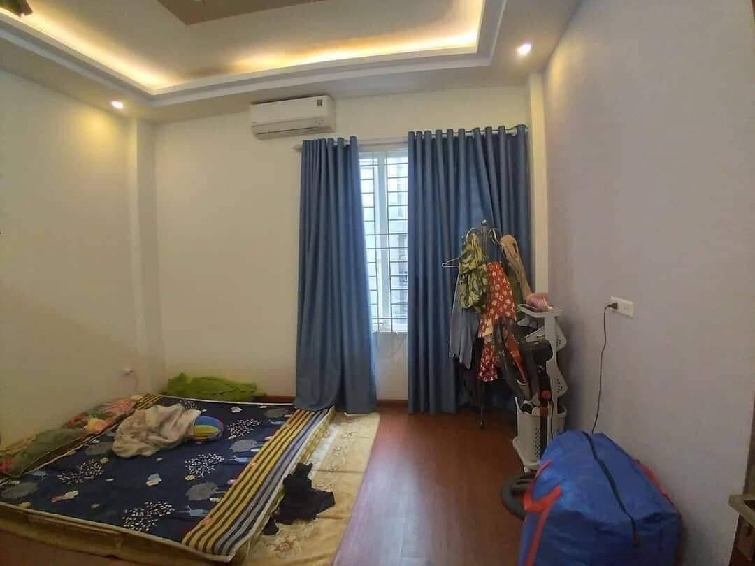 Bán nhà 5tầng dân xây phố Giang Văn Minh 42m2 hơn 4 tỷ gần phố 0934266313 13329339