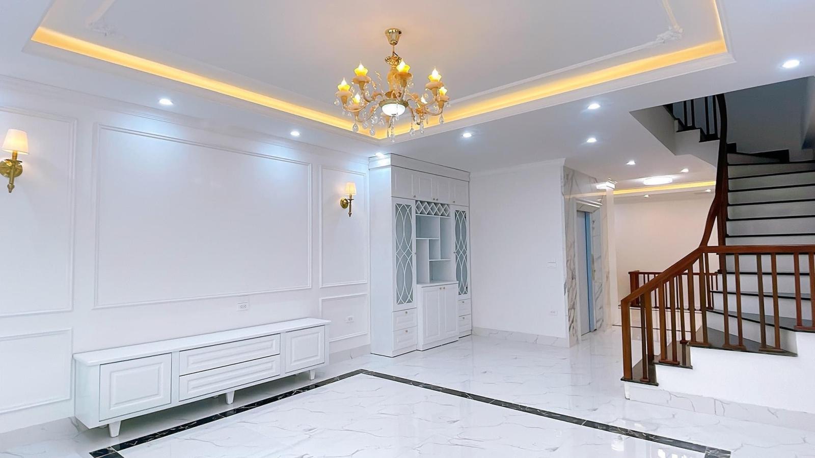 Nhà đẹp Ái Mộ -Long Biên, 76m x 5 tầng, gara, kinh doanh, full nội thất 

 13331526