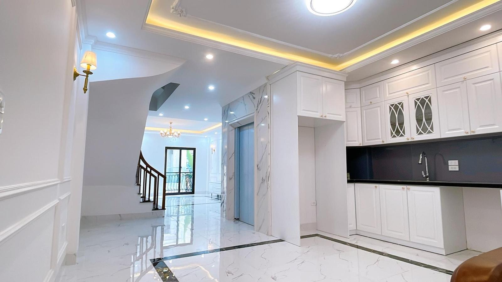 Nhà đẹp Ái Mộ -Long Biên, 76m x 5 tầng, gara, kinh doanh, full nội thất 

 13331526